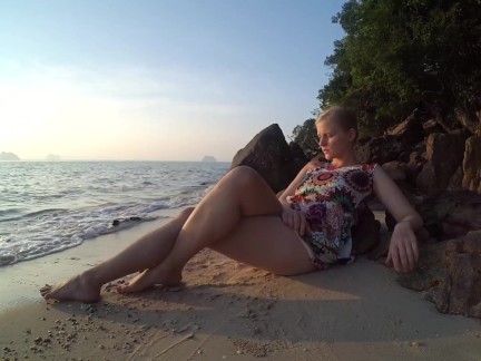On Public Beach Teen Masturbation Double Crossleg Fingering Solo Fun Ending